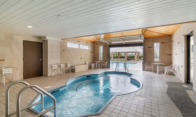 Bismarck Hotel | EverSpring Inn