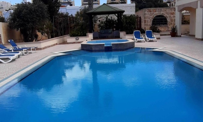 Santa Maria Estate Villa | Excellent Villa Apt accommodation in a superb location with Pool, AC/ WI Fi.