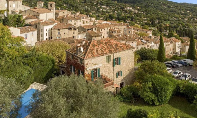 Seillans Villa | Exceptional Provençal Bastide with private pool and garden in medieval town