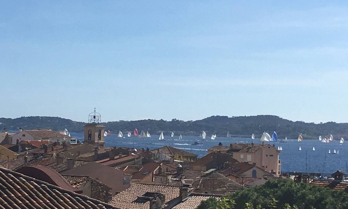 Sainte-Maxime City Centre Apartamento | Exceptional top floor 300M from the sea, city center and quiet! Enclosed garage