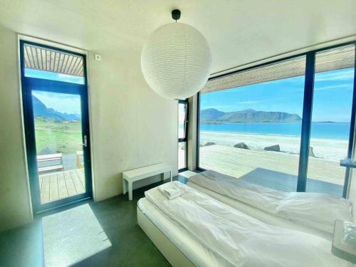 Flakstad Villa | Exclusive Beach House Ramberg - Your Private Oasis