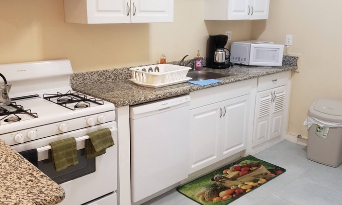 Georgetown Apartamento | Exclusive Corporate Condo & Vacation Rental: Premier Gated Community