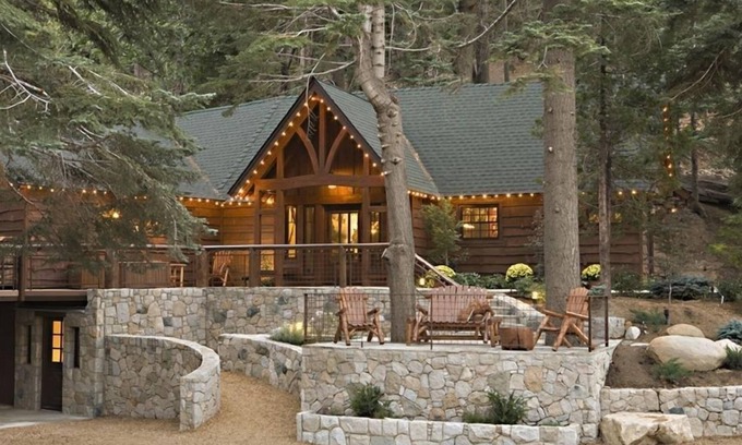 Lake Arrowhead Cabina | Exclusivo Lodge de lujo en 40 acres privados, 1/4 milla de Lake Arrowhead Village