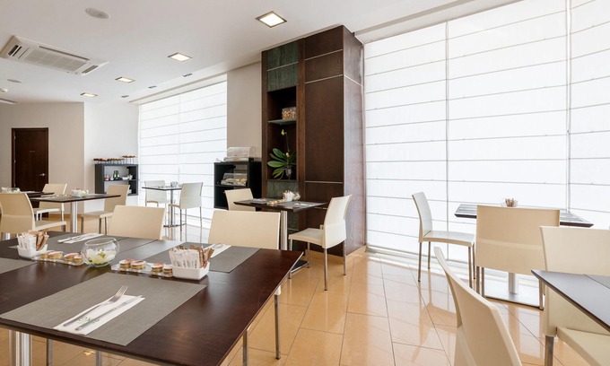 Lugo Hotel | Exe Puerta San Pedro