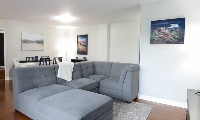 Terra Nova Condominio | Executive 2 bedroom, I bathroom, City Centre condo