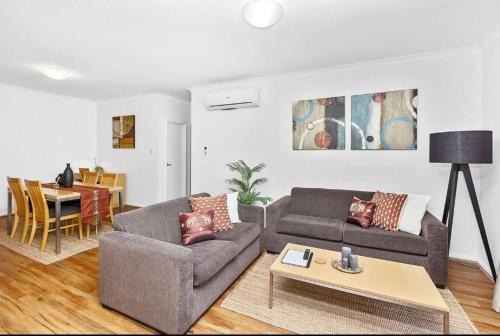 Northbridge Apartamento | Executive Apt - 2BR 1BA w Parking
