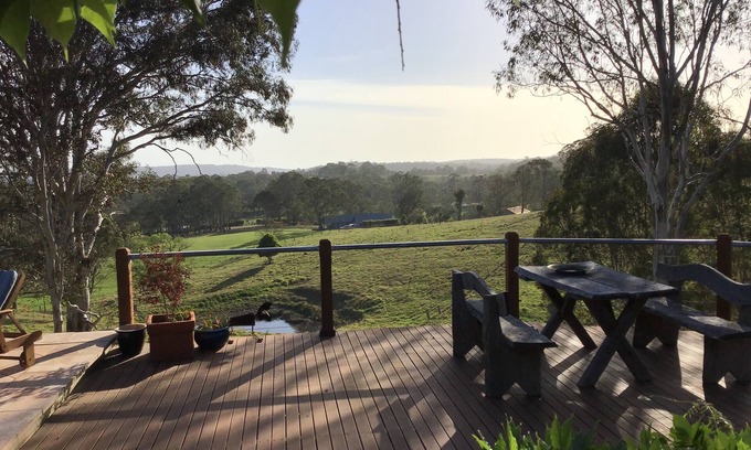 Moruya Casa | Casa ejecutiva con piscina y cerca de playas. Configuración rural. Perro amigable