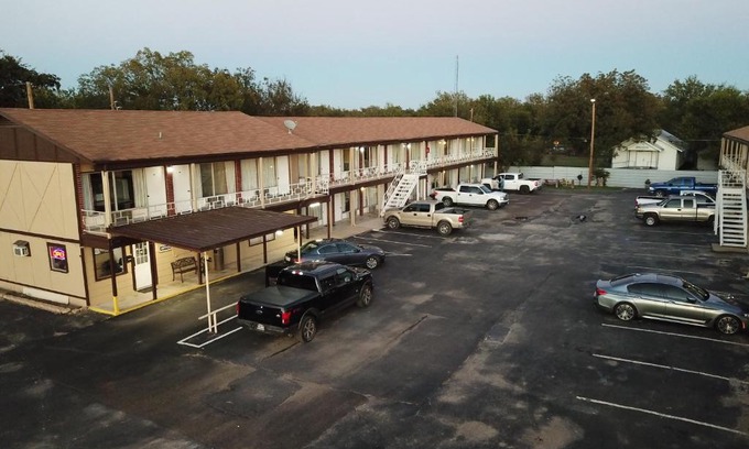 San Saba Hotel | Executive Inn