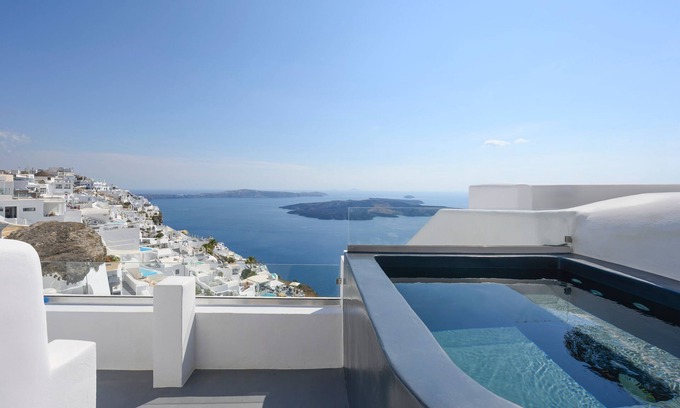 Firostefani Casa | Executive Suite with Caldera View & Hot Tub