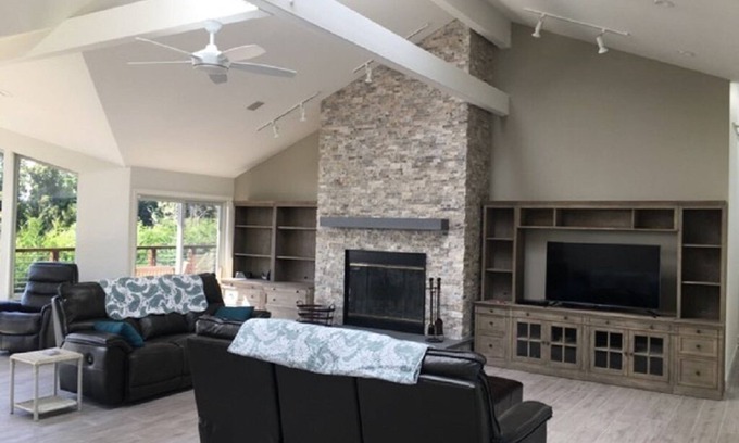 Mendocino Casa | Amplias vistas al mar, totalmente remodeladas, a 5 minutos del pueblo