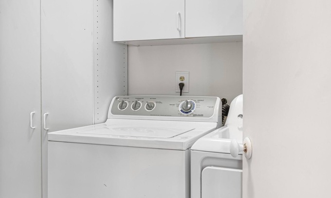 Jacksonville Beach Casa | Experience Coastal Bliss: Your 3-Bedroom, 2-Bath Retreat Minutes from the Beach!