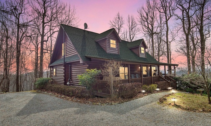 Lynn Cabina | Experience Luxury at The Sanctuary in Hendersonville