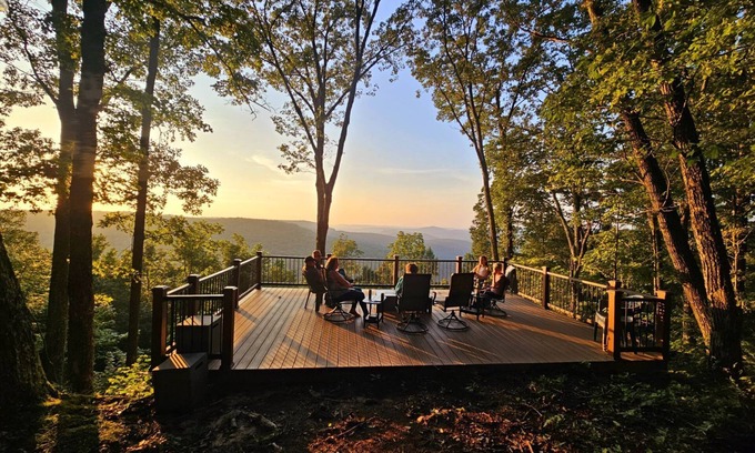 Spencer Cabina | Experience the peaceful Wooded Retreat Cabin - 300 private acres -security gate