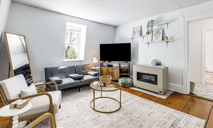 Worcester Apartamento | Explore Dtwn, Parks & Colleges: Cozy Worcester Apt