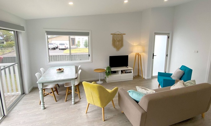 Belmont South Cabaña | Explore Lake Macquarie and Newcastle!