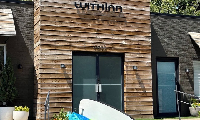 Harbert Apartamento | Explore WithInn-Relaxation Centrally Located to Beaches and Walkable Restaurants