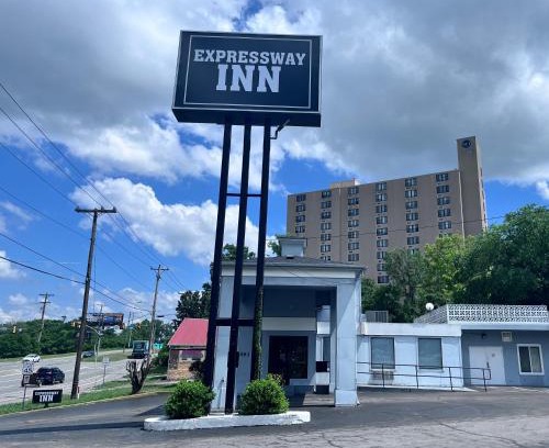 Smyrna Hotel | Expressway Inn