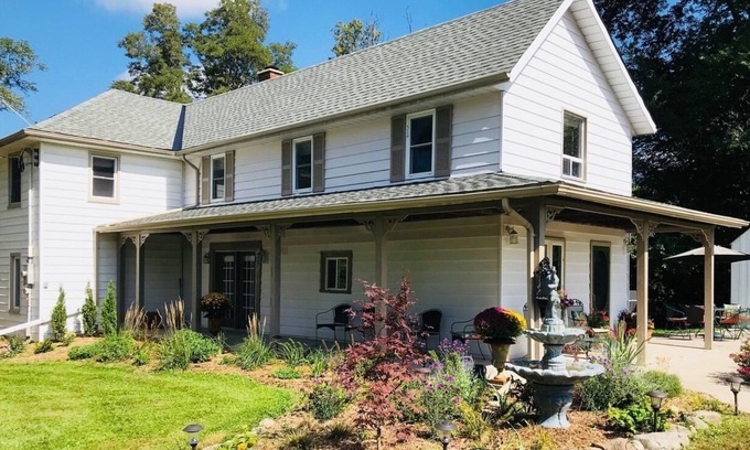 Castleton Otro | Exquisito santuario Espacio - granja, yurta, cabina y senderos, más de 100 acres