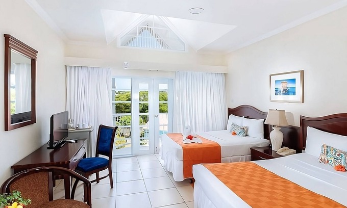 Rodney Bay Hotel | Exquisite Unit w/ Access to Splash Island Water Park! Near Rodney Bay Marina