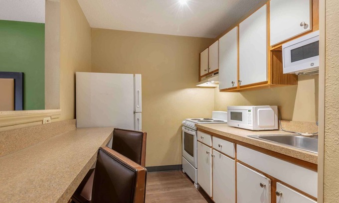 Executive Park Hotel | Extended Stay America Select Suites Charlotte Tyvola Rd Exec