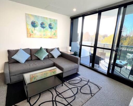 Phillip Apartamento | Fab in Phillip - 2bd 2bth Apt - Close to CBR Hospital