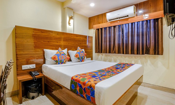 Santacruz Hotel | FabExpress Royal Park I