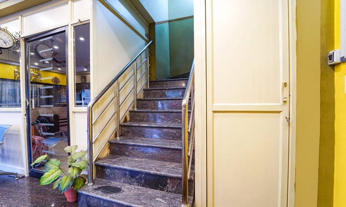 Arappalayam Hotel | Fabexpress Sivabhagya Annex