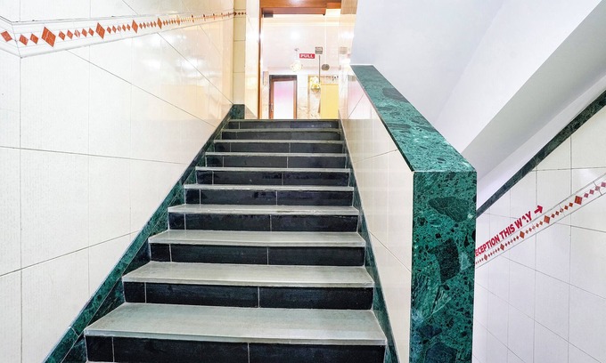 Santacruz West Hotel | Fabhotel Cruz Royale