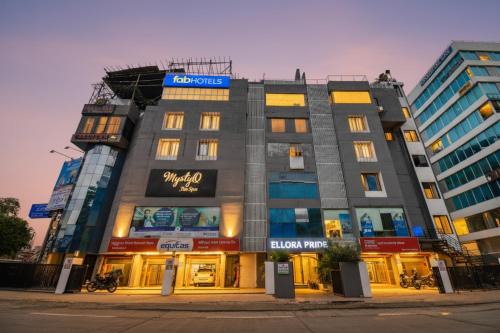 Baner Hotel | FabHotel Gargi Inn - Near Balewadi Stadium