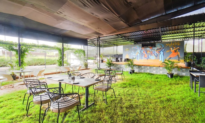 Kondhwa Hotel | Fabhotel Prime Rajmudra