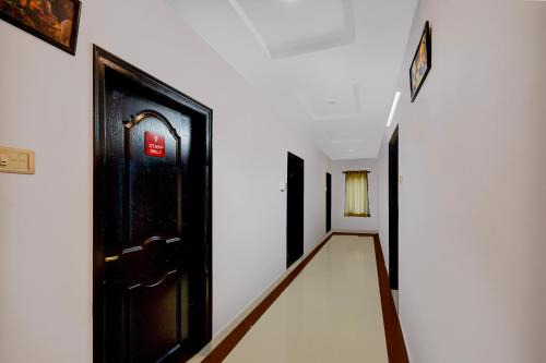 Shamshabad Hotel | FabHotel Pushpa Grand