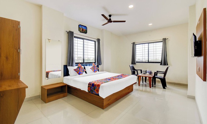 Koregaon Hotel | Fabhotel Sai Charan