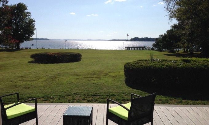 Bryans Road Casa | Fabuloso retiro frente al mar en Potomac, 2 + acres, elegante, 4 bd / 4 ba w / casa de huéspedes