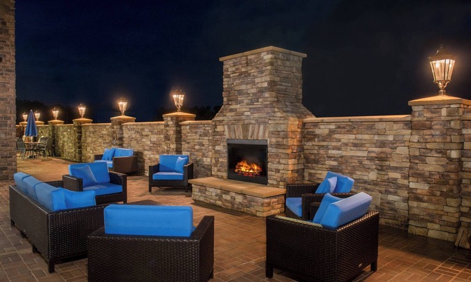 Washington Hotel | Fairfield Inn and Suites by Marriott Washington