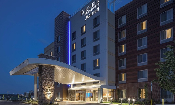 McCandless Township Hotel | Fairfield Inn & Suites by Marriott Pittsburgh North/McCandless Crossing