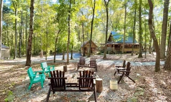 Mentone Casa | Falcon Lodge - hot tub, fire pit, & games!