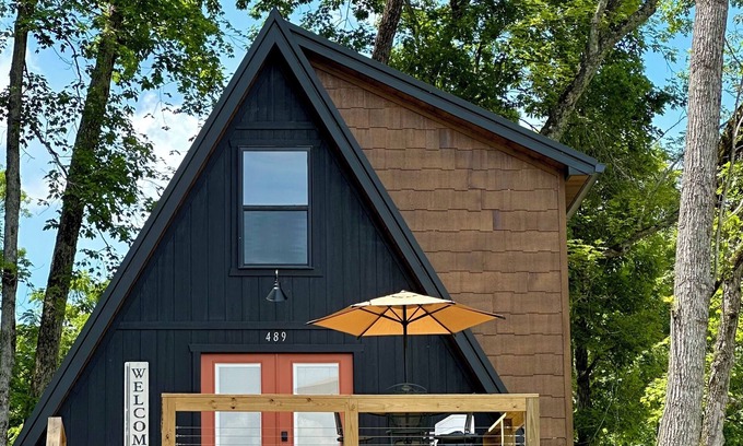 Cub Run Cabina | ✨🍂Fall in🧡 NEW A-Frame Cabin near Mammoth Cave National Park with lake views!
