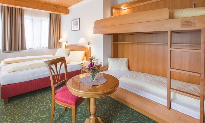 Maria Alm am Steinernen Meer Cabaña | Familienzimmer HP Shortstay Winter - Hotel Gasthof Niederreiter