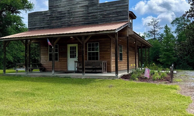 Perkinston Cabina | Acogedora cabaña Creekside "Ole Country Store Style"