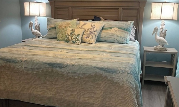 Gulf Breeze Casa | Family cottage by boat launch, minutes to Navarre or Pensacola Beach!