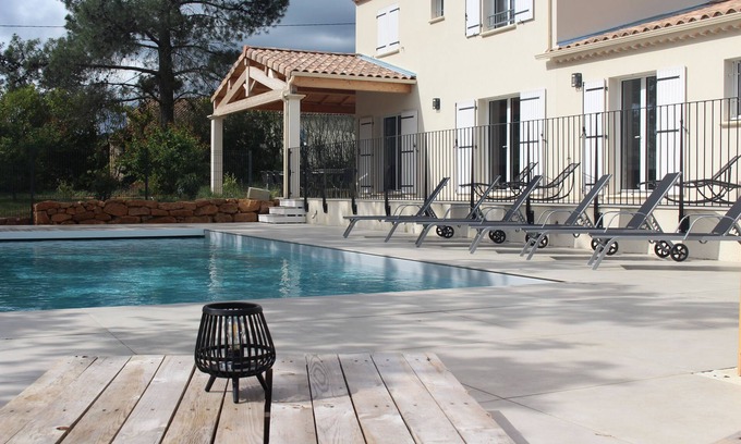 Saint-Julien-de-Peyrolas Casa | Family house on the heights of St Julien de Peyrolas near the Ardeche