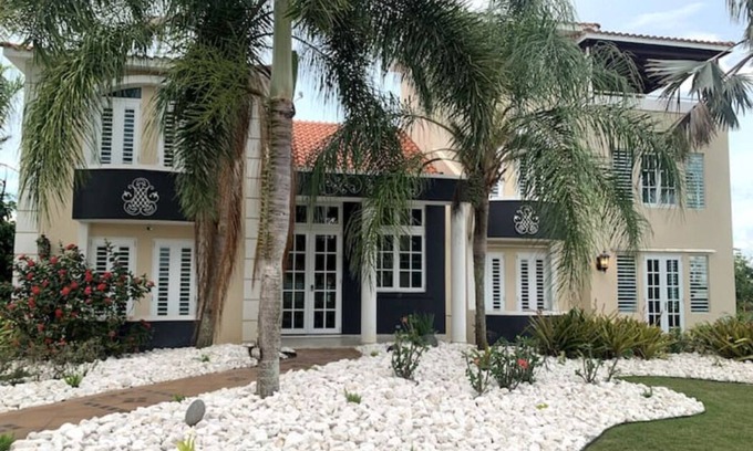 Pedernales Villa | Family friendly 3500ft² villa w/Private Pool, BBQ, 100mbp, near Boqueron & Buye