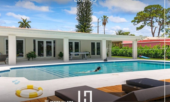 Miami Gardens Casa | Family Fun House w/ Pool, Games, Sports & BBQ