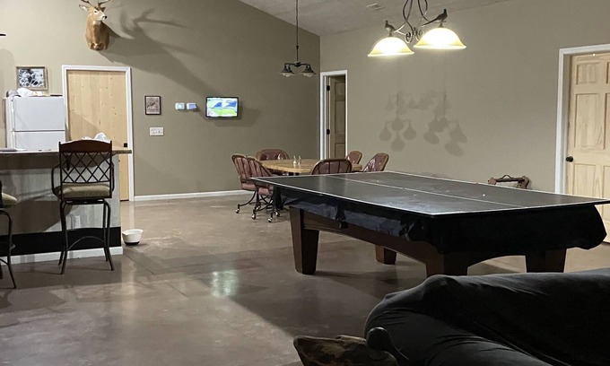 Bethany Casa | Family Retreat-fishing pond, pool table and double bunks!!