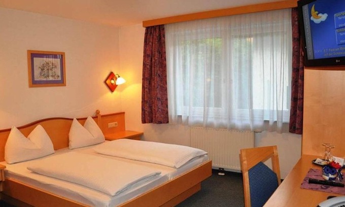 Dorfgastein Cabaña | Habitación familiar con ducha, inodoro - trombón, pensión.