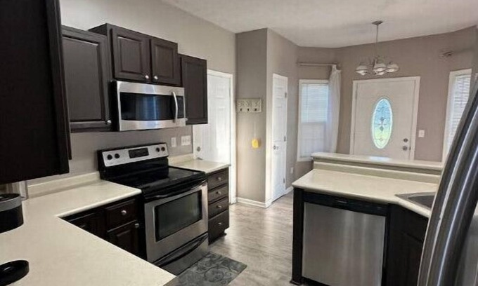 Stockwell Casa | Family sized house close to everything and only 7 miles from Purdue!