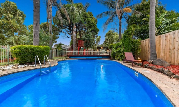 Berwick Casa | FamParadise: Pool, Cabin, Garden, Peace & More !