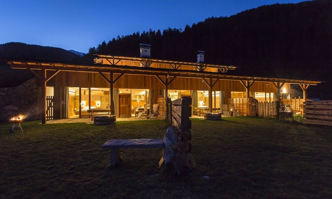 Valle di Casies Chalet De Esquí | Fantástica ubicación aislada, adecuada para parejas, perros permitidos, bienestar en el chalet