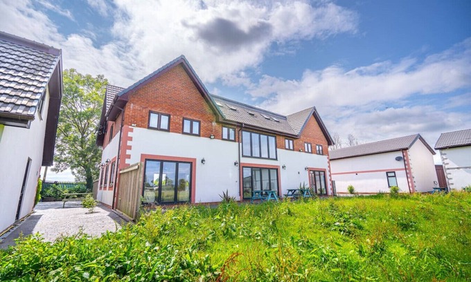 Stafford Otro | Farm House for Large groups: 8 bedrooms & 7 baths