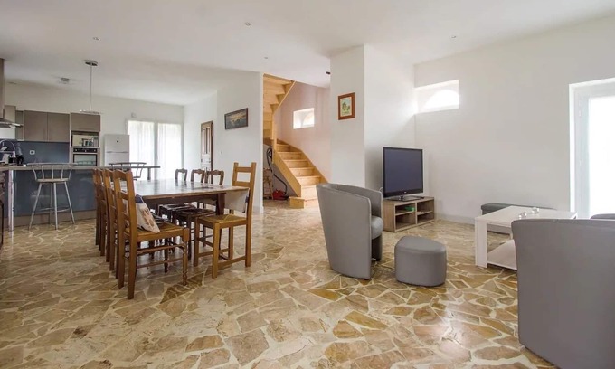 Meillac Casa | Farmhouse near Mt St Michel, St Malo, Dinan